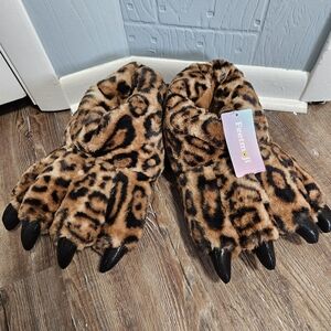 Nwt Feetmoji Adult Leopard Print Claw Slipper Sz Medium,  M 7-8, W 9-10